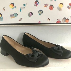 Vintage Salvatore Ferragamo Black Pumps